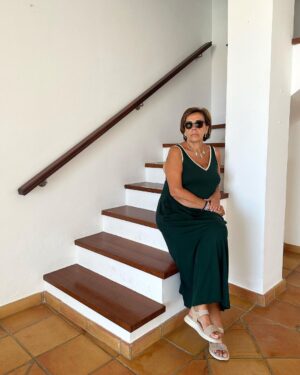Anabel Pantoja Instagram - Martes 13 de Junio firmé VILLAPANTO🇮🇨🏡💃🏽
Hasta agosto no pude enseñarle a mi madre este sueño, por fin mi hogar, en mi paraíso, fruto del esfuerzo y del trabajo de un lado a otro, a la vez que ir ahorrando poquito a poquito… 🥹🙏🏼
Quedan muchos meses por delante para verla terminada y poder vivir pero os prometo ir viviéndolo con vosotros.
