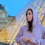 Anabel Pantoja Instagram - Me declaro fan absoluta de Lupin, la serie de la que os hablé en París. Ahora resulta que mi obsesión pertenece a SEXO Y VIDA, como veis soy lo positivo y negativo a la vez 😵‍💫 @netflixes #AbrazaTodoLoQueEres #netflixes #ad