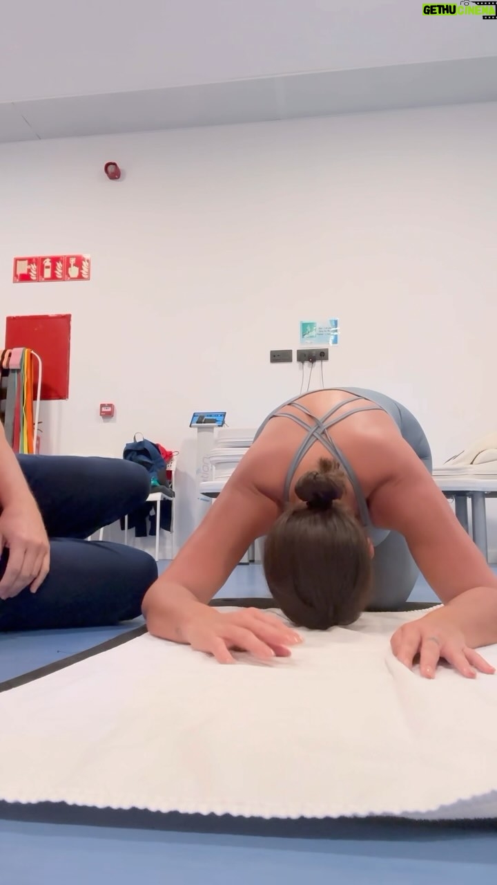 Anabel Pantoja Instagram - ¿ sabéis hacer flexiones? YO 😂 💪🏽 @osvaldojlastras