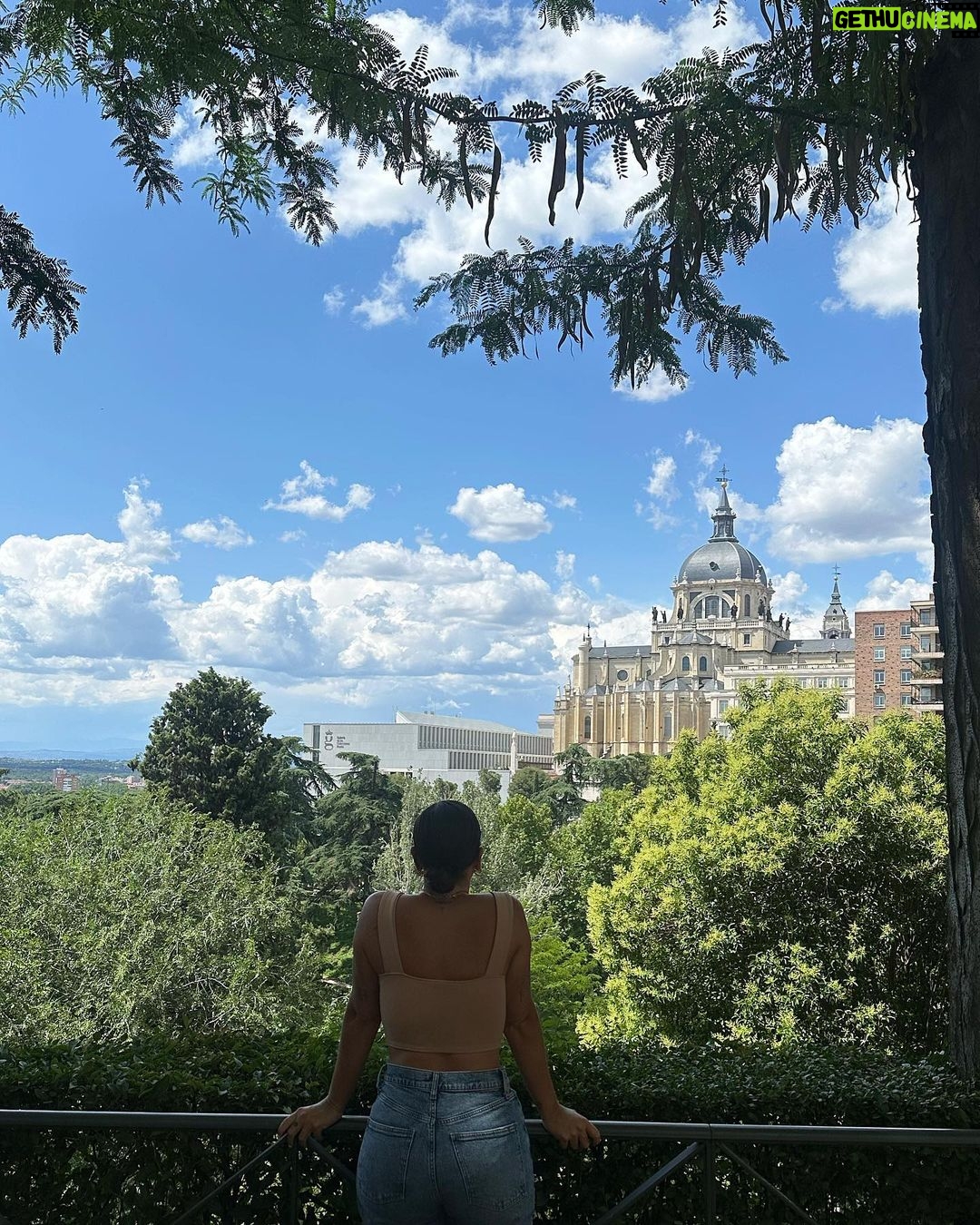 Anabel Pantoja Instagram - De madrileña ☺️ Palacio Real