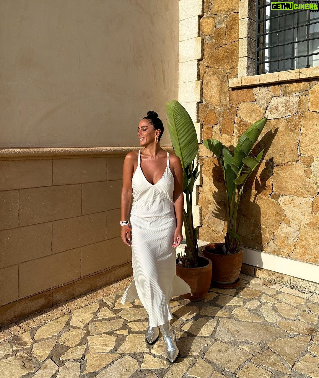 Anabel Pantoja Instagram - Hay que vivirlo @ronbarcelospain #desalia2023 ❤️🔥 Benidorm, Spain
