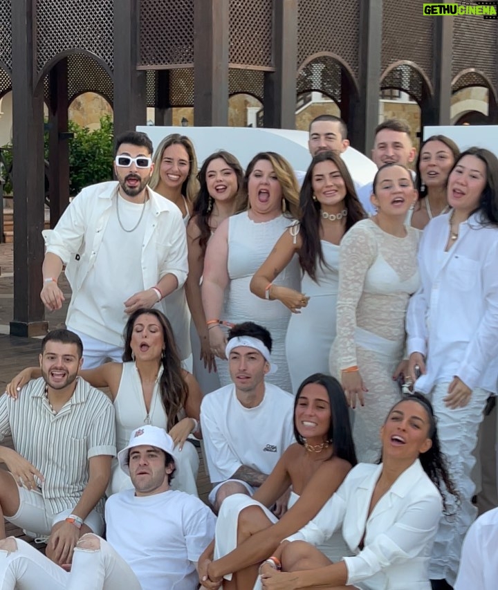Anabel Pantoja Instagram - Hay que vivirlo @ronbarcelospain #desalia2023 ❤️🔥 Benidorm, Spain