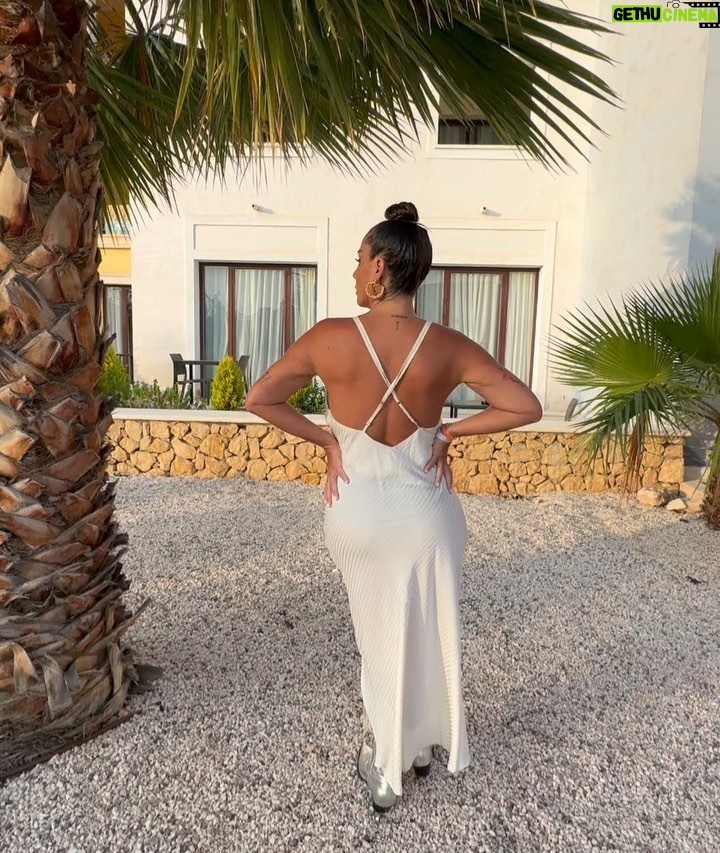 Anabel Pantoja Instagram - Hay que vivirlo @ronbarcelospain #desalia2023 ❤️🔥 Benidorm, Spain