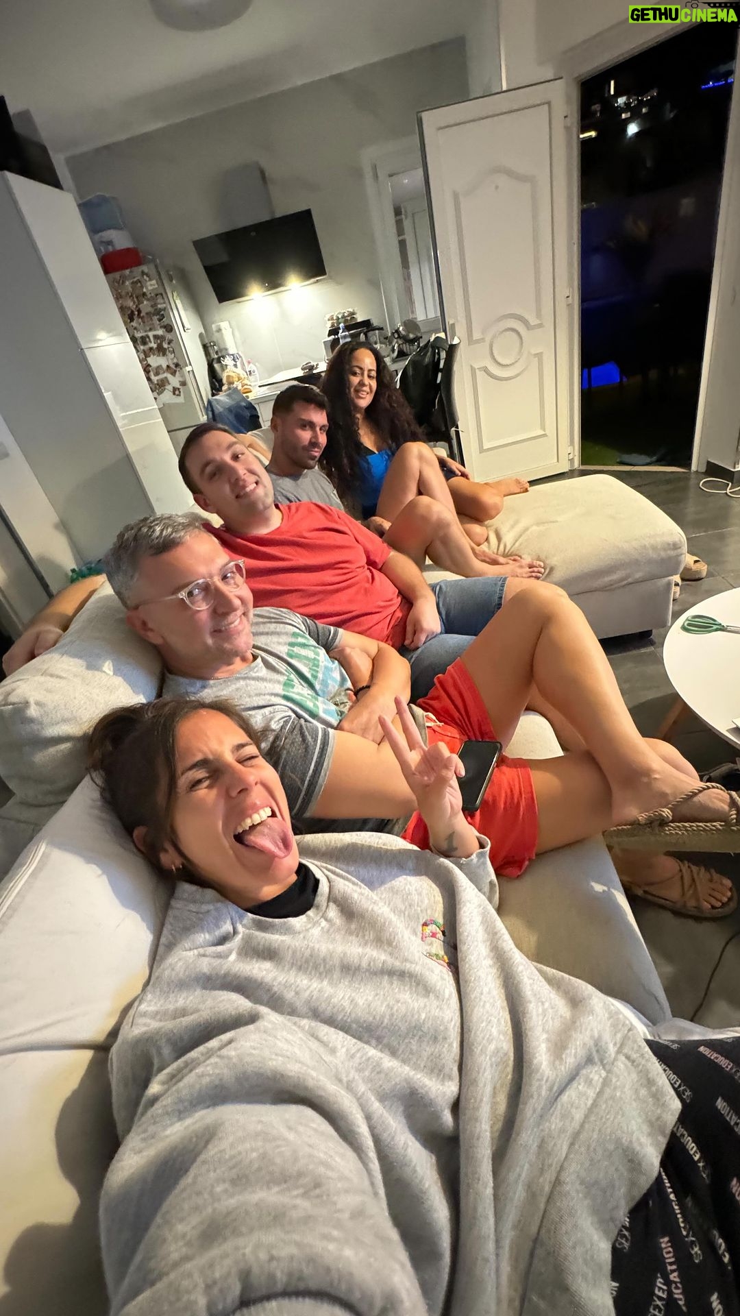 Anabel Pantoja Instagram - LA ÚNICA FIESTA OBLIGATORIA EN MI VIDA CON LOS MÍOS #grancanaria #maspalomas #carnaval