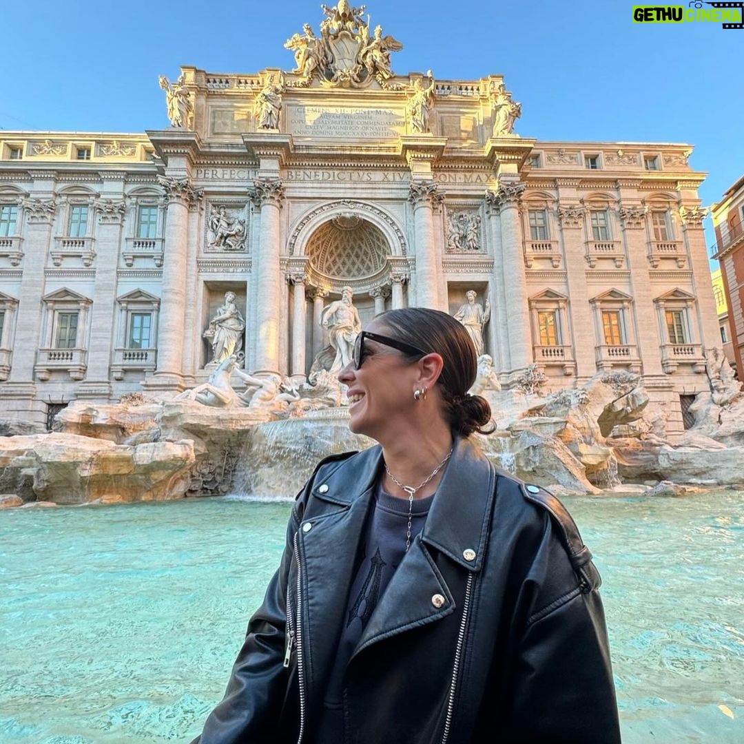 Anabel Pantoja Instagram - ¡¡SORTEAZOOOOO!! Viajes por Europa DOBLES✈️🤩 Para participar tienes que: ➡️Seguir a @waynabox y a @anabelpantoja00 ➡️Mencionar a un amigo en esta foto ➡️OPCIONAL: Compartir el sorteo en stories 🎁PREMIO SEGURO Envía la palabra VIAJE por MD a @waynabox El sorteo dura desde el 11 hasta el 13 de marzo. ✈️LUNES 11 – VIAJE @mtnezsheila ✈️MARTES 12 – VIAJE @juditotomas ✈️MIERCOLES 13 – VIAJE @claudiannavarro ¡¡Buena suerte!!✨ Las únicas cuentas oficiales que darán los premios son @waynabox y @anabelpantoja No facilitéis vuestros datos personales a otras cuentas‼️