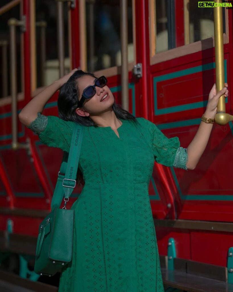 Anarkali Marikar Instagram - She's got the Glam-magic❤ The beautiful @anarkalimarikar in our Xmas Collections 🎄 📸 @vibethinks #xmascollection #newarrivals #uaeclothingstore #amazebyashiya Downtown Dubai