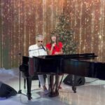 Andrea Bocelli Instagram - ❄️Let it snow, let it snow, let it snow!❄️ @andreabocelliofficial and his daughter are bringing the holiday spirit to Times Square! 🎶🎄 #AndreaBocelli