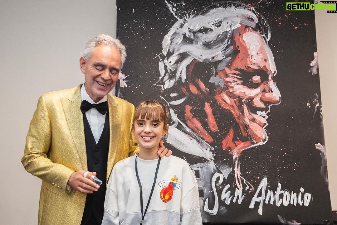 Andrea Bocelli Instagram - Showmanship upon showmanship, art upon art, goodness that creates goodness. At every stop of the US tour, the Californian pyrotechnic performance painter David Garibaldi, an exceptional talent and a true virtuoso of the brush, will create a unique work live. Each of these portraits, signed by the artist himself, will be auctioned off to support the Andrea Bocelli Foundation! To place your bid please visit: bocelliauction.com @garibaldiarts @andreabocellifoundation San Antonio, Texas
