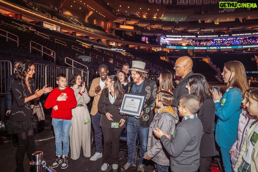 Andrea Bocelli Instagram - Per il profuso impegno e per la dedizione dimostrata nel diffondere i valori e la mission dell’Andrea Bocelli Foundation, Zucchero è stato nominato ufficialmente ABF Advocate. Benvenuto @zuccherosugar nell’ABF family! 🎉 . #ABFempowering #zuccherofornaciari New York