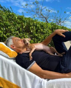 Andrea Bocelli Instagram - Relaxing before the tour… Miami, Florida