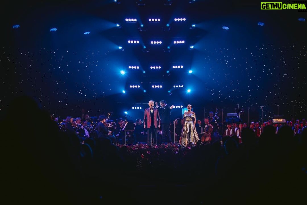 Andrea Bocelli Instagram - Stage lights illuminate the surface of people and things. Those beams, powerful enough to banish shadow and mimic the light of day, are part of the magic. Some artists lose that layer of shine typical of the boards when they leave it. Others, like Joseph Calleja, carry the sun within themselves, nurturing it not only in the splendor of their performance, but also in the genuineness and quality of their very being, even when the spotlight is off them. Everyone knows from experience that small gestures can tell you a lot about a person’s deepest self. It’s well-known that Joseph is a great singer, but he is also a great person, a beautiful soul that shines even behind the scenes, one who pursues the revolutionary strength of a kindness that, when it is authentic, goes well beyond the surfaces to light up our hearts. A major musical talent blooming within a major existential talent: that will be why Calleja is a dear friend both to us and to all those who have been rushing to applaud him for years. Andrea and Veronica @maltesetenor Malta