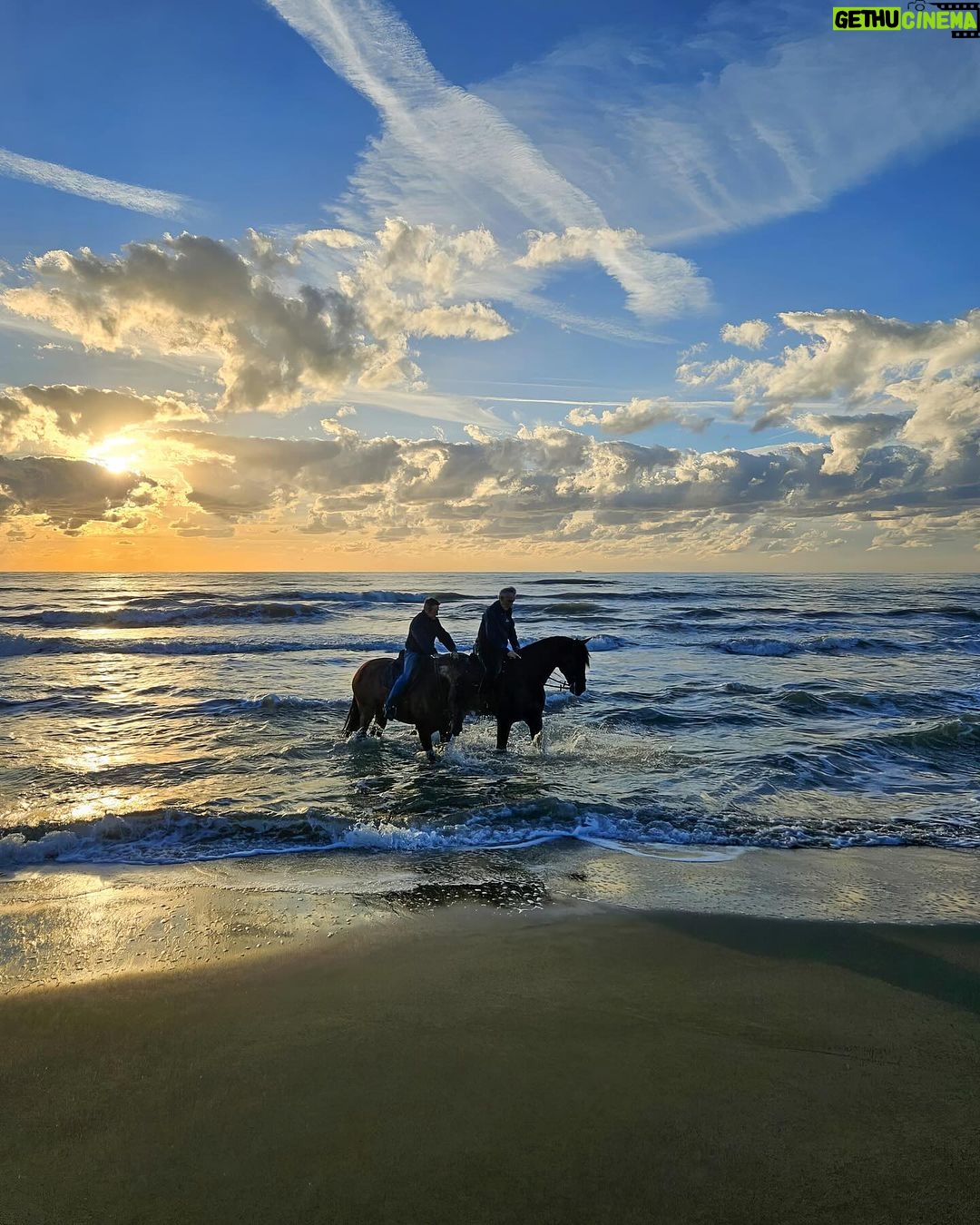 Andrea Bocelli Instagram - Ride into the sunset Tuscany, Italy