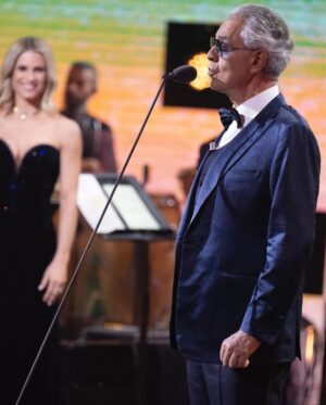 Andrea Bocelli Instagram - Andrea ospite a #MichelleImpossible con @therealhunzigram 

photo: @pierpapo_ferreri