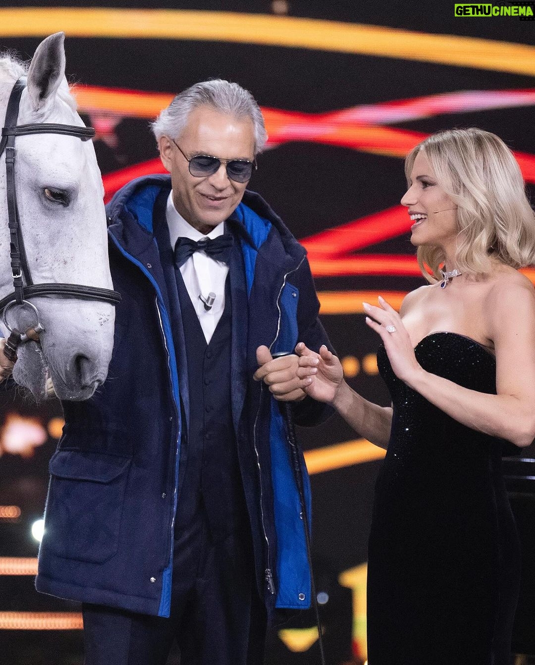 Andrea Bocelli - 54.2K Likes - Andrea ospite a #MichelleImpossible con @therealhunzigram
photo: @pierpapo_ferreri