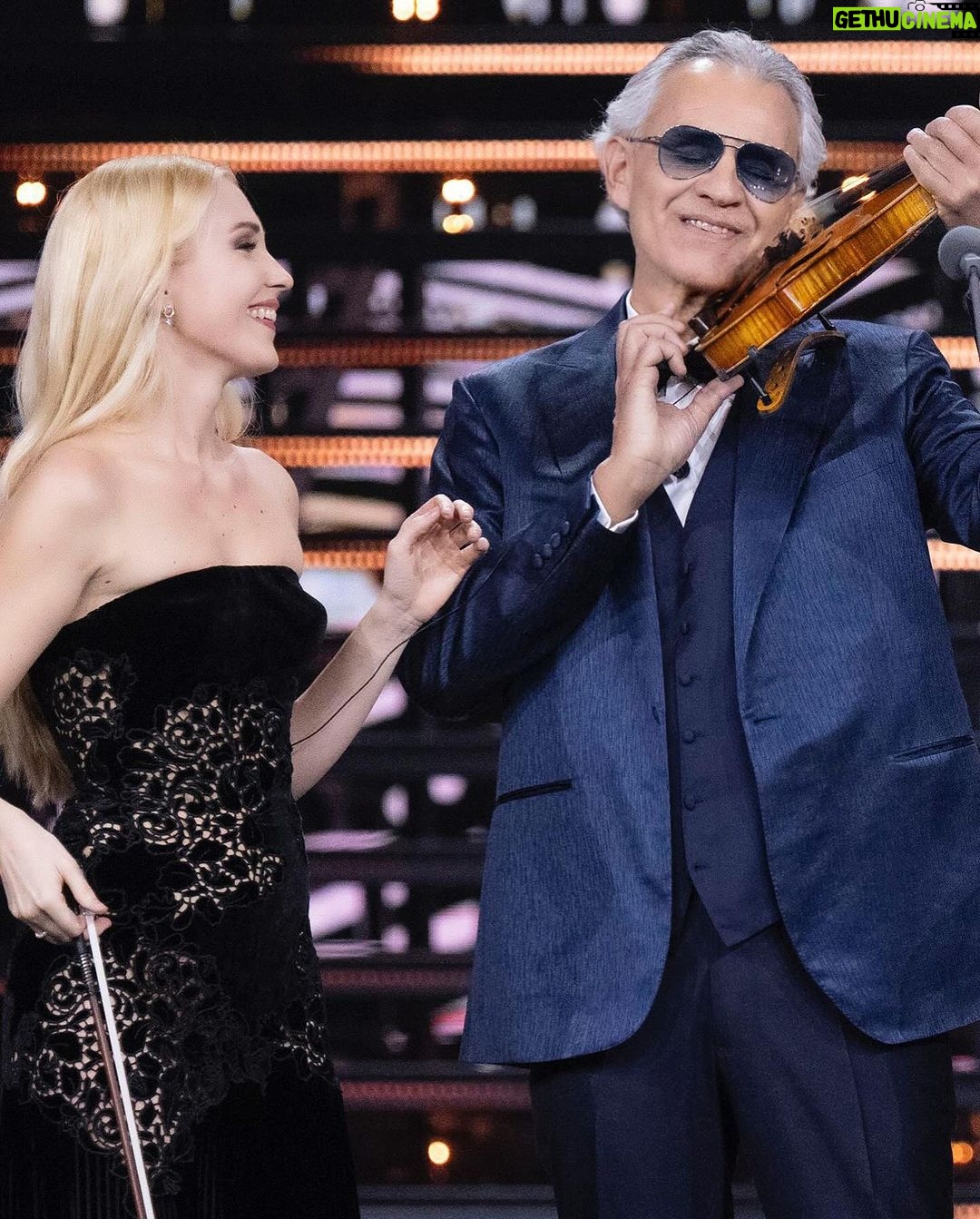 Andrea Bocelli - 54.2K Likes - Andrea ospite a #MichelleImpossible con @therealhunzigram
photo: @pierpapo_ferreri