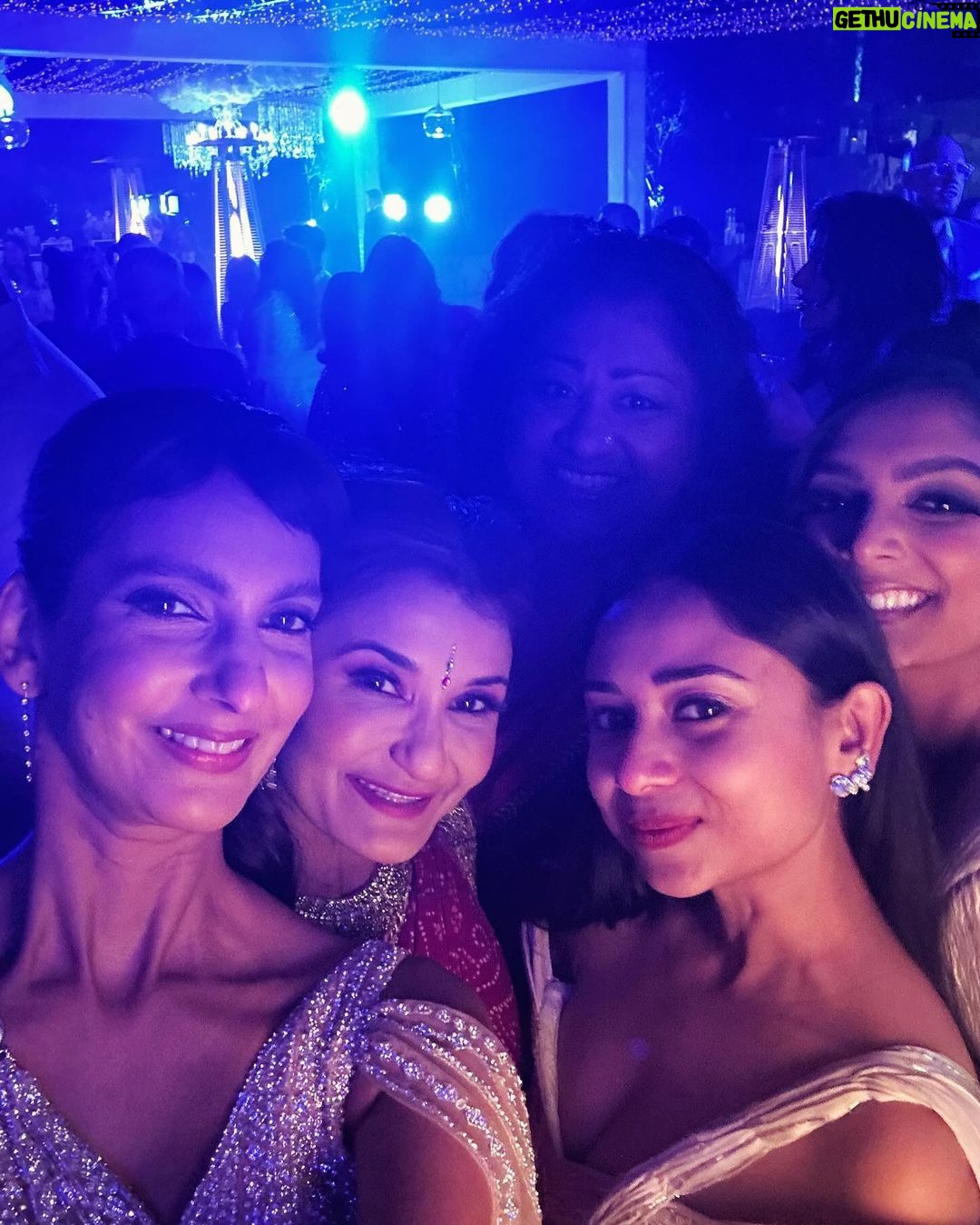 Anjali Bhimani Instagram - What a night… Thanks so much @lilly for creating a space last weekend (and WHAT a space) for us to celebrate the love and light we do have in the world - even amidst the darkness - and to hold space with each other for more of it in the new year. It’s been rare that I’ve had a chance to celebrate Diwali with a room full of other desis - along with so many new friends who came and embraced and learned about the holiday and the meaning behind it. The joy in the room, the dancing - oh the dancing - and the laughs were a needed balm to get back out in the world and continuing to do what each of us can to create more good in the world. (Special thanks to @terrycrews for the wonderful conversation and the epic dance with Lilly that were two of my favorite moments of the night). P.S. yes, DesiQuest fans, you see correctly - this is my favorite sari, it’s a gazillion years old and I will never stop wearing it. I was stuck on a plane on Halloween this year so looks like Sitara from @desiquestshow made an appearance at this party too! . . . . . #diwali #diwali2023 #loveandlight #desigirl #sustainablefashion #lillysingh #terrycrews #anjalibhimani #poornajagannathan Beverly Hills, California