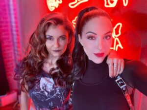 Anjali Bhimani Instagram - Happy birthday to this inspiring, amazingly talented, all around beautiful human @sweeetanj 🥳
The scenes we had together on this show made such an impact on me 💖

The series premier of Shadowrun: Excommunication begins TONIGHT! With special guest @jasoncharlesmiller 

5 pm PT on YouTube.com/RealmSmith 

#shadowrun #ttrpg #ttrpgs #tabletoprpg #tabletopgames #tabletopgaming #youtubestream #youtubestreamer