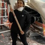 Anjali Bhimani Instagram - It doesn’t matter how big or small you are if you’ve got the right tools for the job. ⚒️ Happy Fun Size Friday! ( PS Big things happening at @slapstudiosla … stay tuned 🤐🤫) #fridaymotivation #fridaymood #iamfunsize #funsizefriday #anjalibhimani #slapstudiosla Los Angeles, California