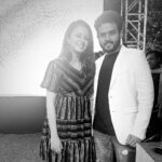 Anjana Rangan Instagram - Its always a blast on stage with my fav most @rjvijayofficial ! 😍♥️😍♥️ check out the last picture for the vibe onstage 🔥 Hosted the 25th year celebration for @schwingstetterindia ! Wonderful audience. 😍 Beautifully organised by @epitomeevents ♥️