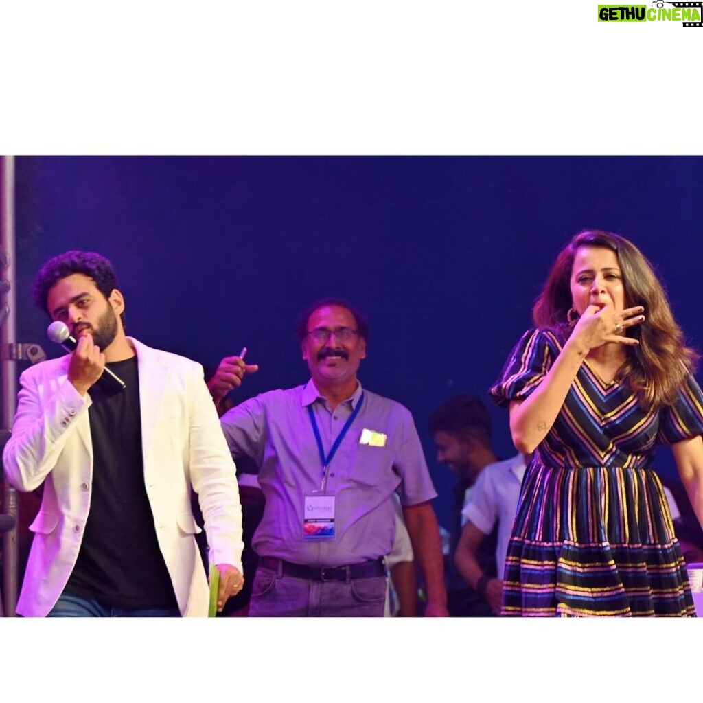 Anjana Rangan Instagram - Its always a blast on stage with my fav most @rjvijayofficial ! 😍♥😍♥ check out the last picture for the vibe onstage 🔥 Hosted the 25th year celebration for @schwingstetterindia ! Wonderful audience. 😍 Beautifully organised by @epitomeevents ♥