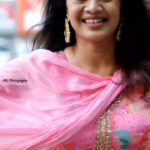 Anjana Rangan Instagram – நீ பார்க்கும் பார்வைகள் பூவாகும்…
நெஞ்சுக்குள் தைக்கின்ற முள்ளாகும்…🎼
Shot by @mg_photography06 for #silanodigalil pre-launch event.
Styled by zol_studio ♥️
