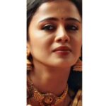 Anjana Rangan Instagram - Love and light ✨♥️ P.s : my fav frame from #pondattee song! ♥️