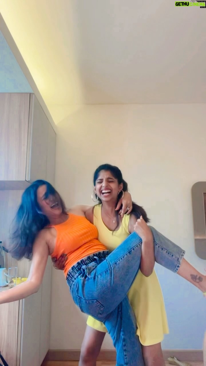 Anjana Rangan Instagram - How not to do a reel 101 ft. @anjana_rangan and @dipshi_blessy 🤣🤣🤣🤣