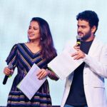 Anjana Rangan Instagram - Its always a blast on stage with my fav most @rjvijayofficial ! 😍♥️😍♥️ check out the last picture for the vibe onstage 🔥 Hosted the 25th year celebration for @schwingstetterindia ! Wonderful audience. 😍 Beautifully organised by @epitomeevents ♥️