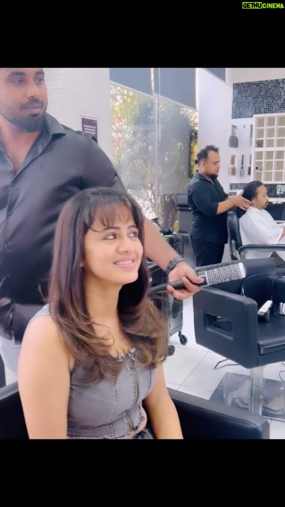 Anjana Rangan Instagram - the only person i trust for my haircut! @devpradeep6 🤩😍 Felt like bringing in the bangs back and i love it! ✨