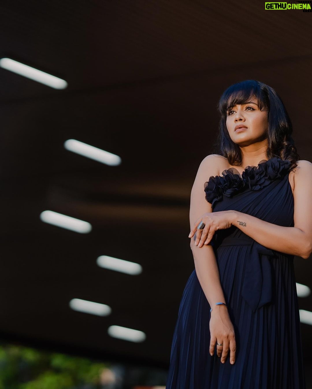 Anjana Rangan Instagram - For @she_awards Makeup : @shree__artistry__ Hair : @luke_the_hairstylist Photography : @withlovephoto_graphy