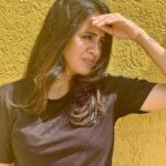 Anjana Rangan Instagram – Comfy tee, messy hair, no makeup! In my zone! 
PC : @padambyveni