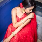 Anjana Rangan Instagram - 🚨🚨🚨 For #Siren Audio and Trailer launch ! Photography : @arunprasath_photography Outfit : @magicbyjeeni Makeup : @shree__artistry__ Hair : @shalini_hairartist Flowers : @blossom_bridal_flowers