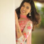Anju Kurian Instagram - Eid Mubarak 🌙 ✨