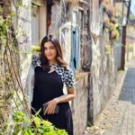 Anju Kurian Instagram - What’s a small gesture that someone has done for you that meant the world? #thoughtfulthursday #throwbackthursdays #happysoul #livelaughlove #xoxo
