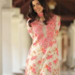 Anju Kurian Instagram - Eid Mubarak 🌙 ✨
