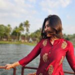 Anju Kurian Instagram - Share your all-time favourite valentine’s day song and tell me why it holds a special place in your heart ❤️ 🎶. 🏨- @abadwhisperingpalms