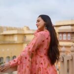 Ankitta Sharma Instagram - और मैं हूँ.. 🌺