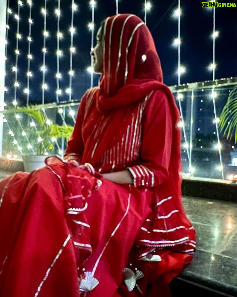 Ankitta Sharma Instagram - शुभ दीपावली ❤️ Wearing @bunaai