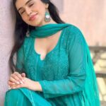 Ankitta Sharma Instagram - तुम नज़र से बोलो ना.. ❤️ Wearing @thechikanlabel