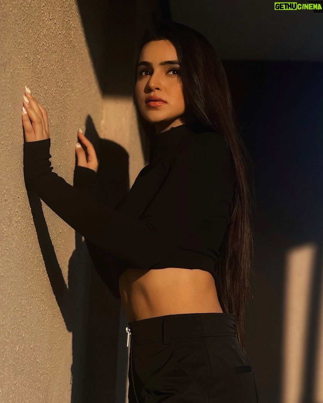 Ankitta Sharma Instagram - & imma only get finer. 💛