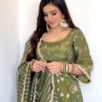 Ankitta Sharma Instagram - Koka deke ❤️ mangdae.. 🎶