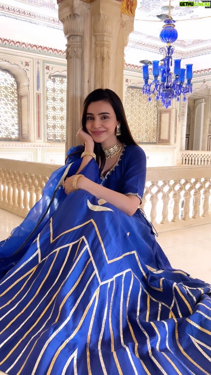 Ankitta Sharma Instagram - आज जाना प्यार की, जादूगरी क्या चीज़ है..
