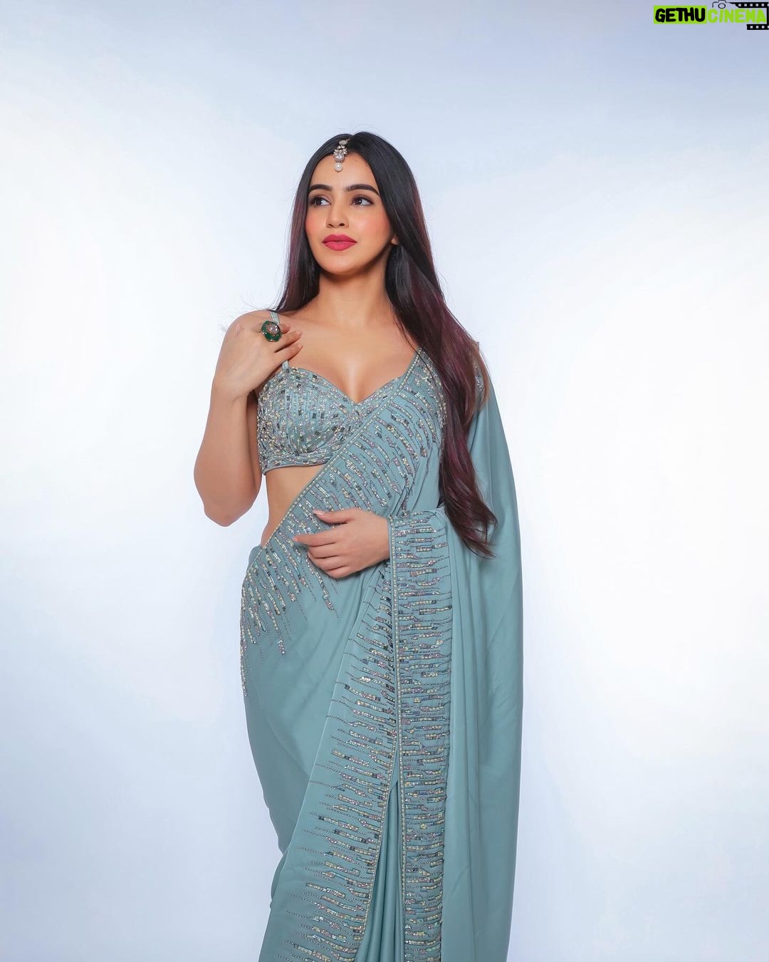 Ankitta Sharma Instagram - Falling in love with wearing sarees! ❤️🔥 Saree @kaaishabyshalini Maangtika by @shillpapuriidesignerjewellery Styled by @shrushti_216 Makeup by @sunny_makeup_artist Hair by @makeupnhairbyashi 📸 @smileplease_25