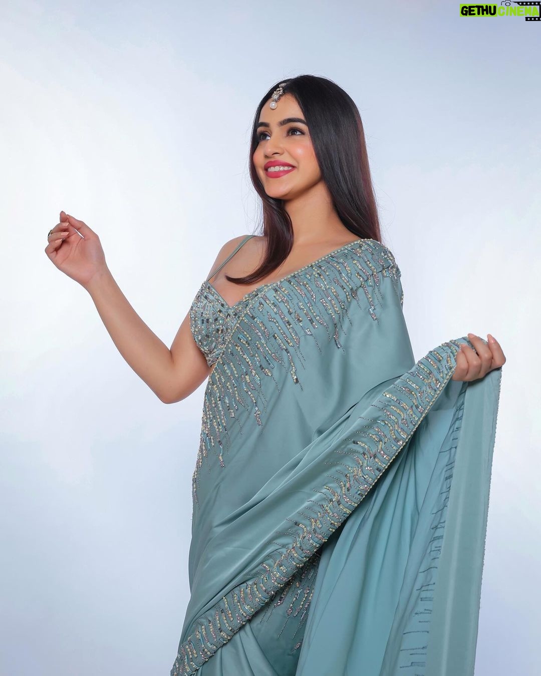 Ankitta Sharma Instagram - Falling in love with wearing sarees! ❤️🔥 Saree @kaaishabyshalini Maangtika by @shillpapuriidesignerjewellery Styled by @shrushti_216 Makeup by @sunny_makeup_artist Hair by @makeupnhairbyashi 📸 @smileplease_25