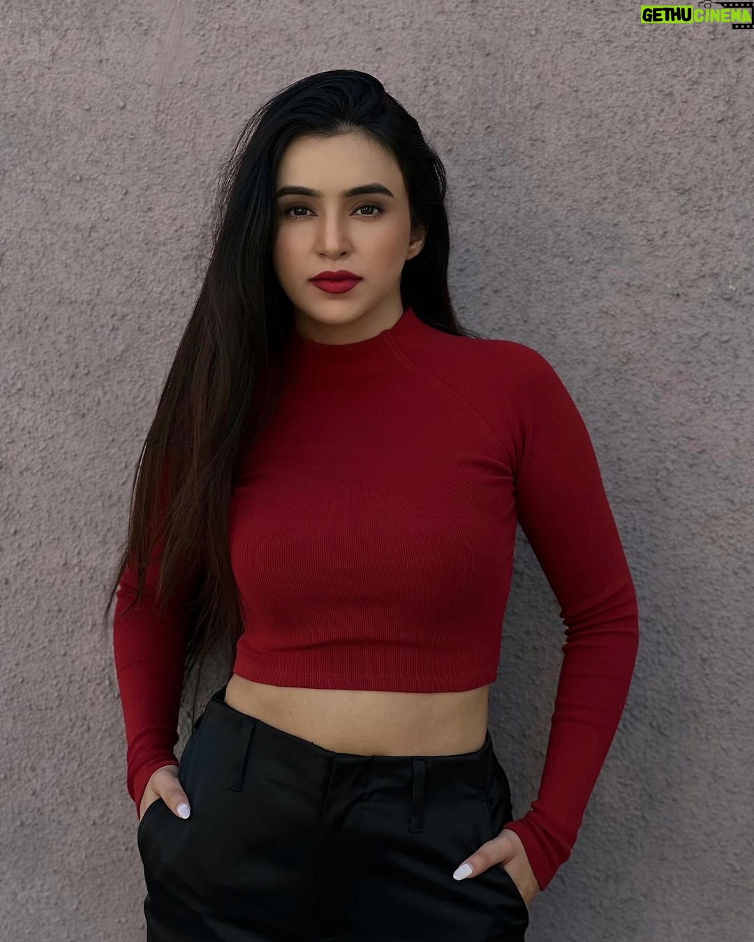 Ankitta Sharma Instagram - Something about a red lipstick! ♥️