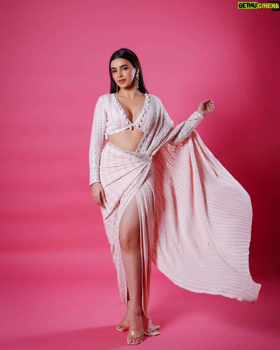 Ankitta Sharma Instagram - πΈπ€ Outfit by @labeld Jewellery @shillpapuriidesignerjewellery Styled by @shrushti_216 Makeup @sunny_makeup_artist Hair @makeupnhairbyashi πΈ @smileplease_25