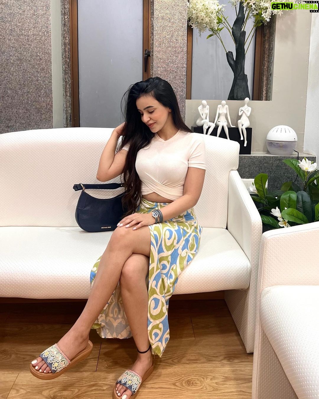 Ankitta Sharma Instagram - “In a room full of artwork, I’d still look at you.” 🦋