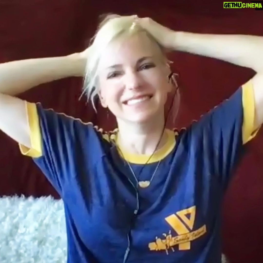 Anna Faris Instagram - Want to know how a tweet can lead to becoming the star in a Marvel movie? @simuliu tells the story on @unqualified.