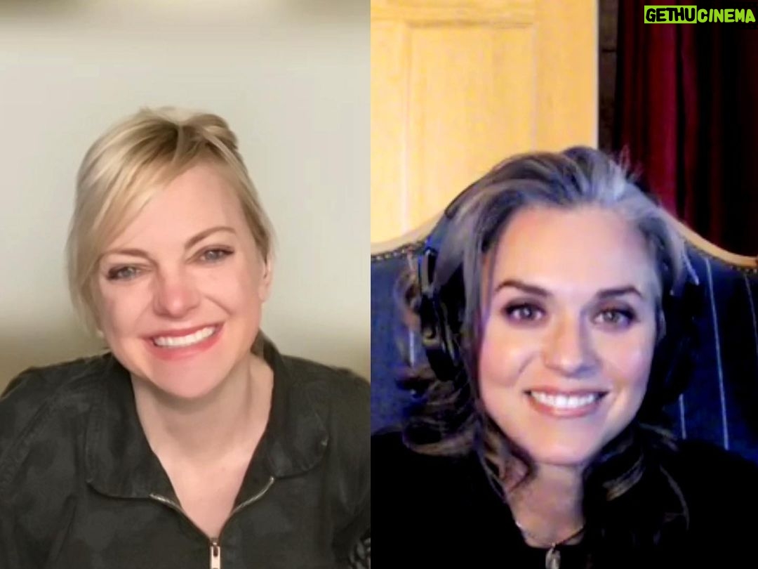 Anna Faris Instagram - In this week's @unqualified episode, @hilarieburton offers advice on getting over heartbreak and avoiding axe-murderers! Available now on Apple Podcasts or wherever you listen!