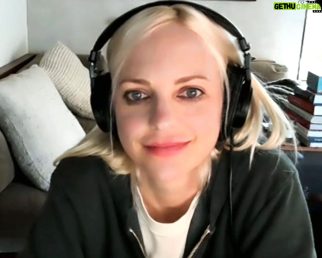 Anna Faris Instagram - Thank you @brielarson and @jennisennis for coming on @unqualified! I just subscribed to @learninglotspodcast!